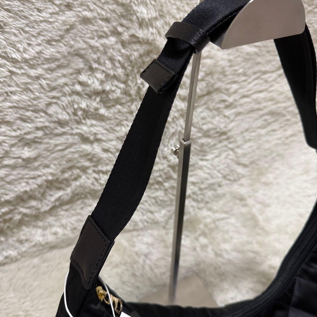 新品タグ付き✨ラシット　キルティングラウンドビッグショルダーバッグ　黒　肩掛け