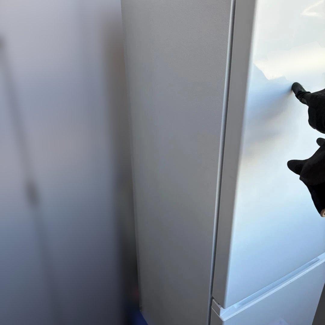 美品　異臭なし　Hisense 冷蔵庫　HR-D1701W 2ドア　2024年