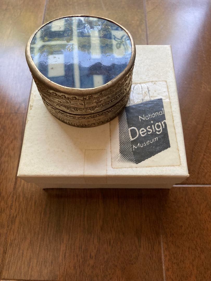 National Design museum 陶器　ボックス　小物入れ　青白　丸