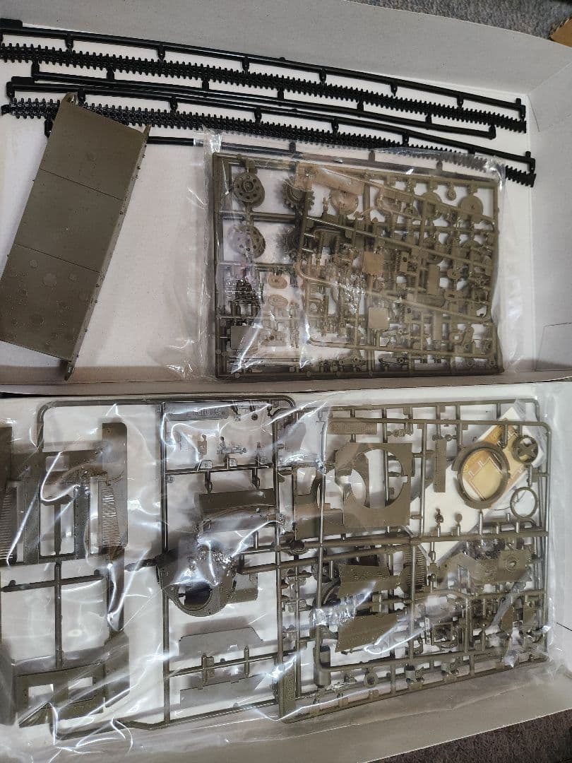 日本陸軍 1/35 戦車、車両、大砲プラモデル 5個セット