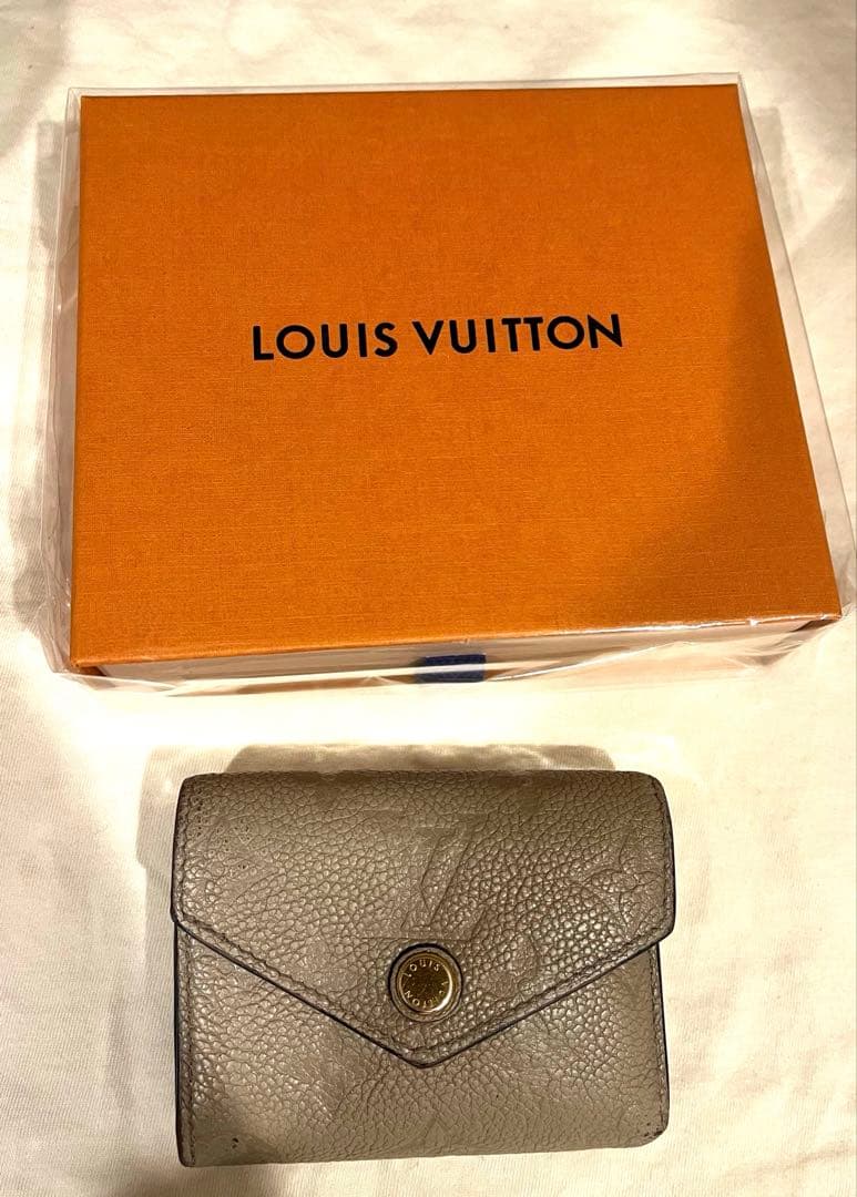 LOUIS VUITTON　財布
