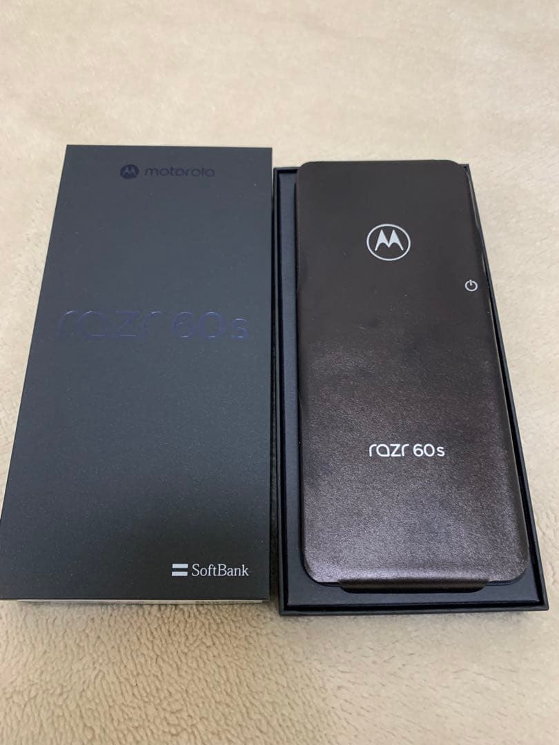 年末セール　motorola razr 60s ピンク 256GB