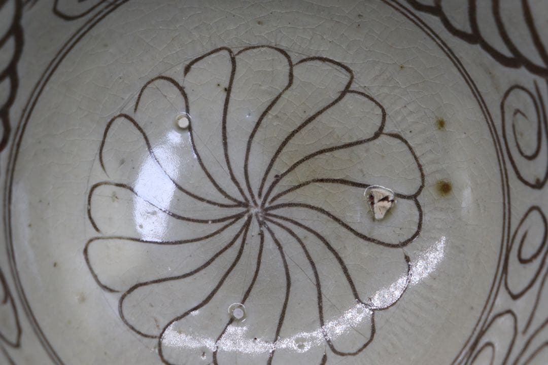 中国　磁州窯　蓮紋碗　送料込み250807