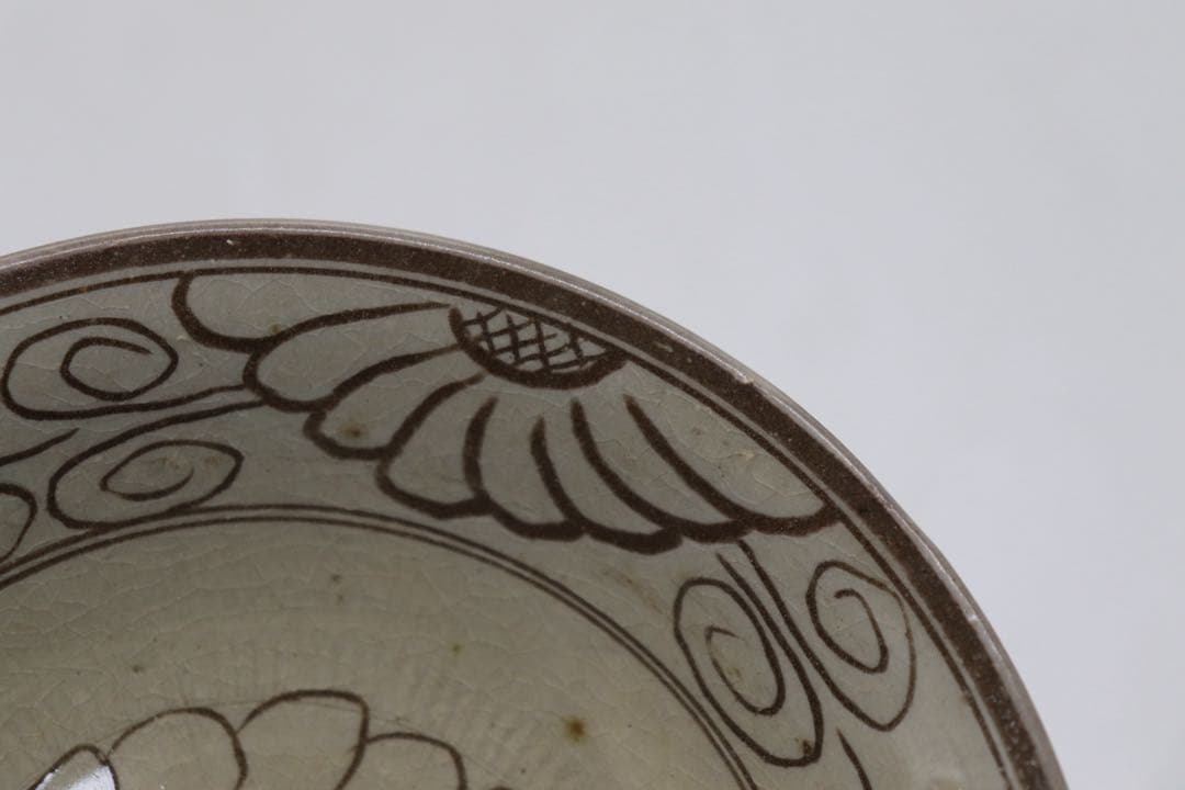 中国　磁州窯　蓮紋碗　送料込み250807