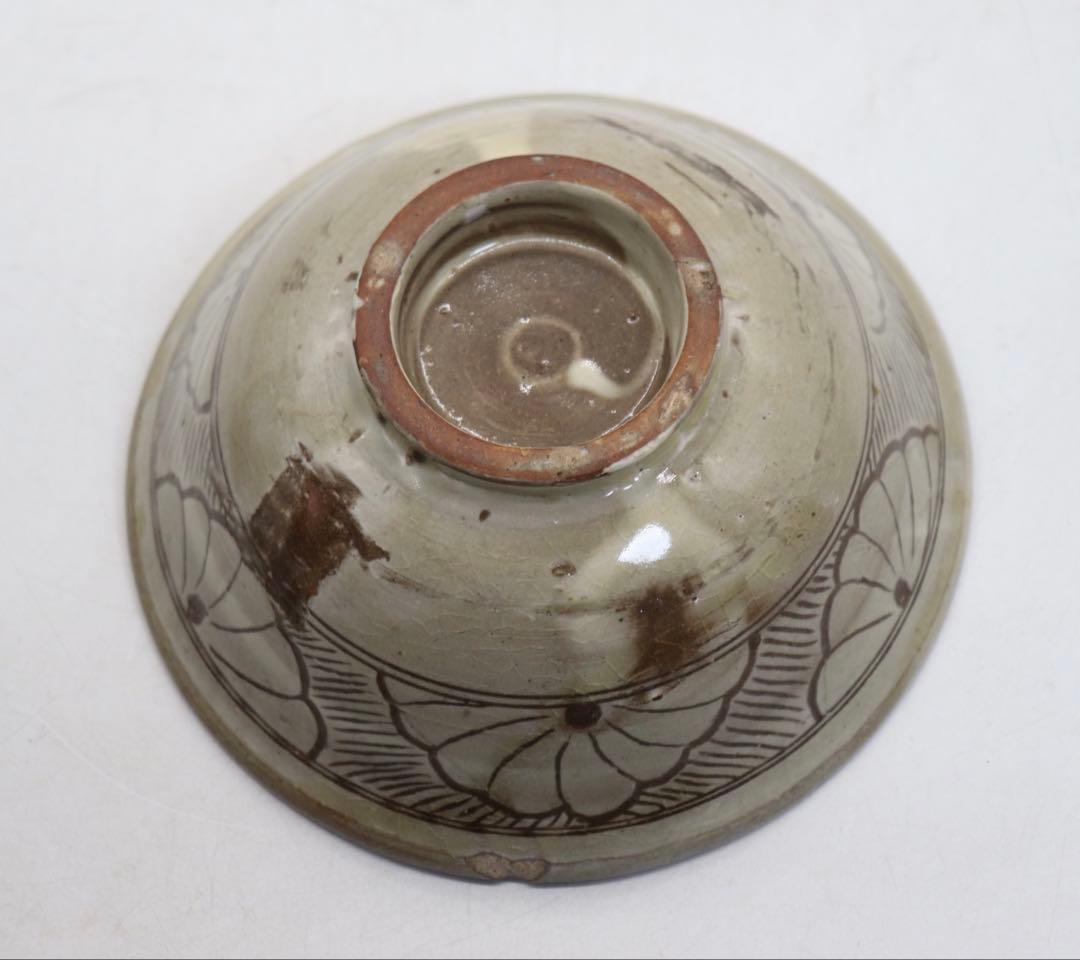 中国　磁州窯　蓮紋碗　送料込み250807