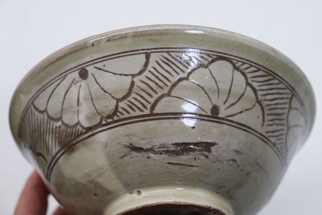 中国　磁州窯　蓮紋碗　送料込み250807