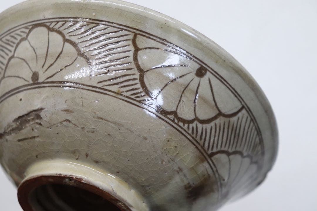 中国　磁州窯　蓮紋碗　送料込み250807