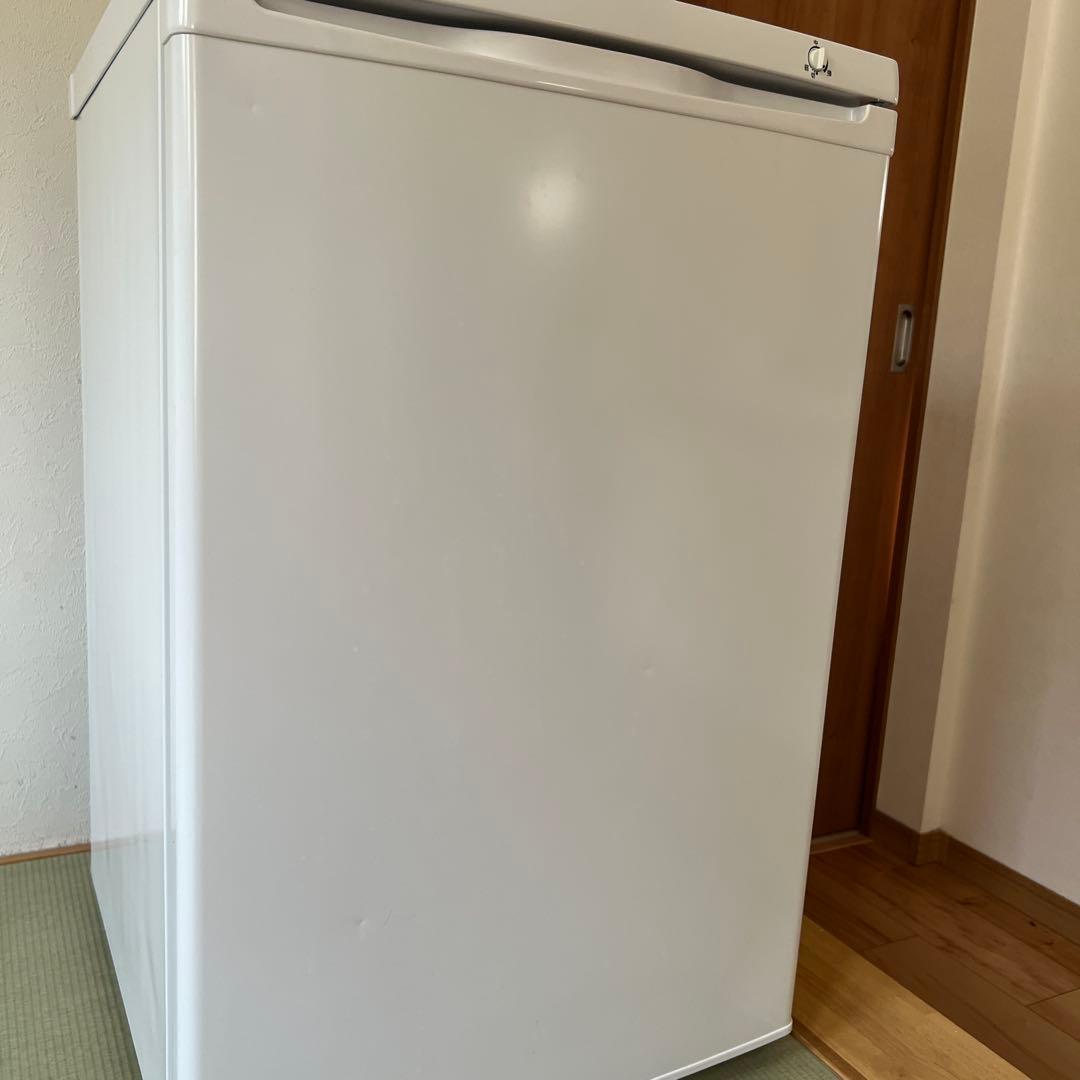 MAXZEN 冷凍庫 4段棚付き　86L