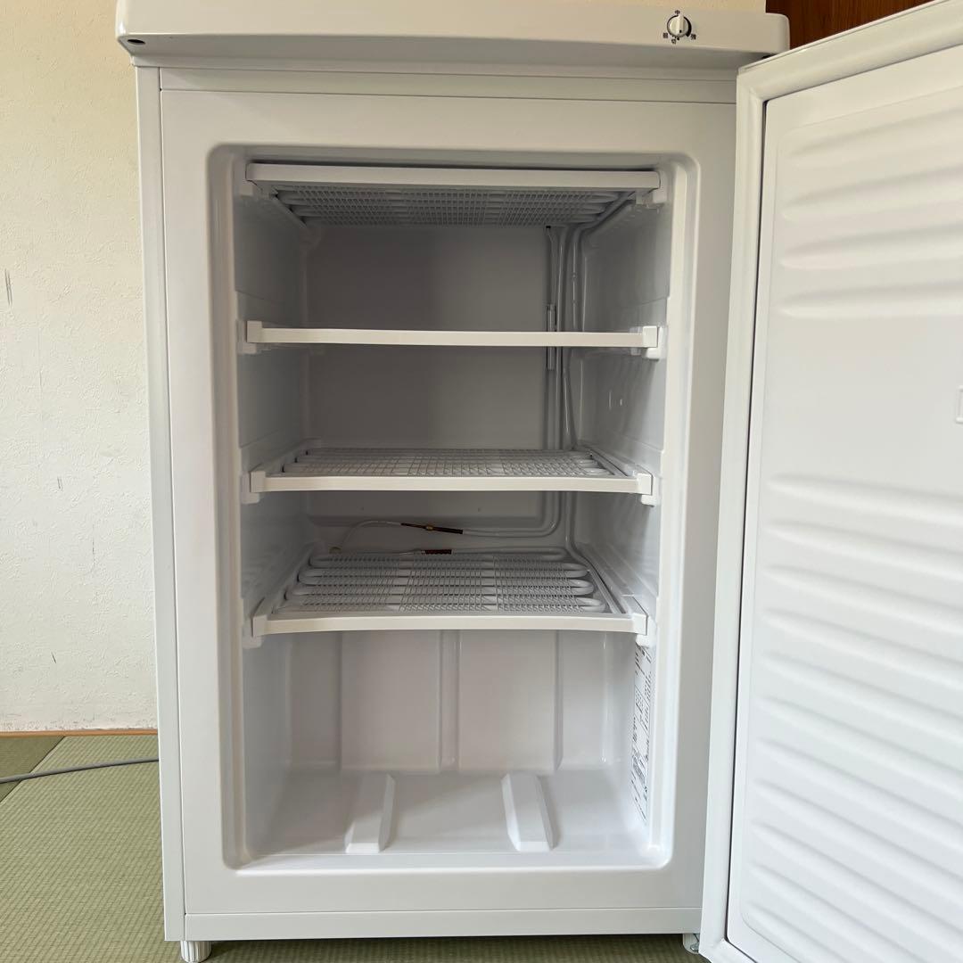MAXZEN 冷凍庫 4段棚付き　86L