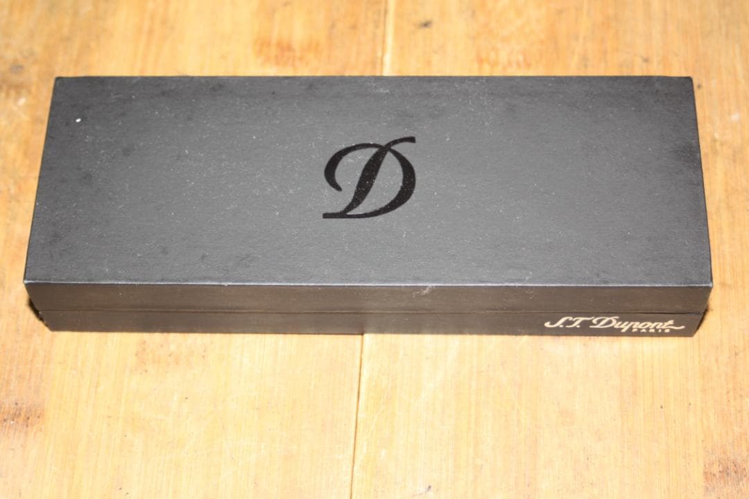 S.T. Dupont ボールペン ホワイト　箱入り　替芯付き　美品