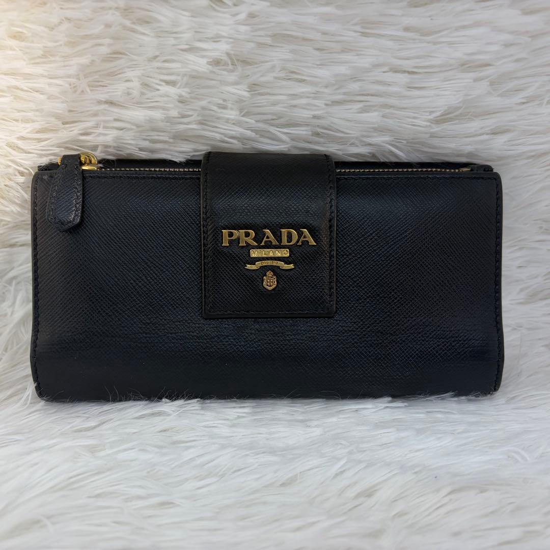 美品✨️プラダ 長財布 折り財布 レザー サフィアーノ ブラック 金ロゴ