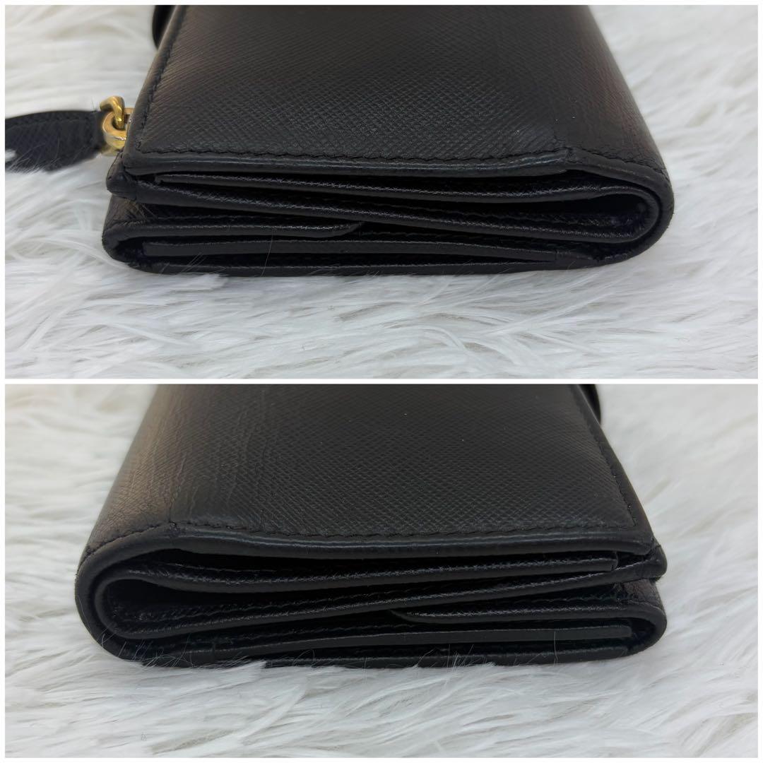 美品✨️プラダ 長財布 折り財布 レザー サフィアーノ ブラック 金ロゴ