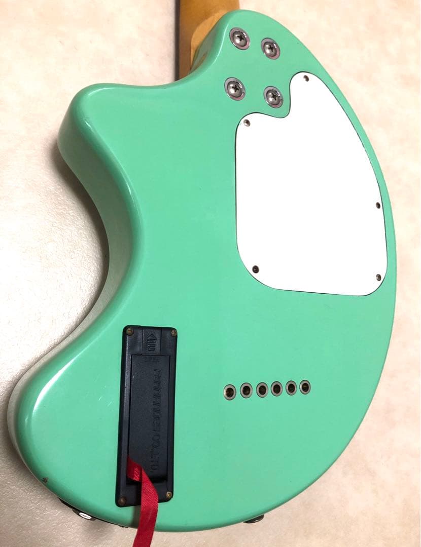 【美品】ZO-3 グリーン アンプ内蔵ミニギター ディストーションSW付 ケース