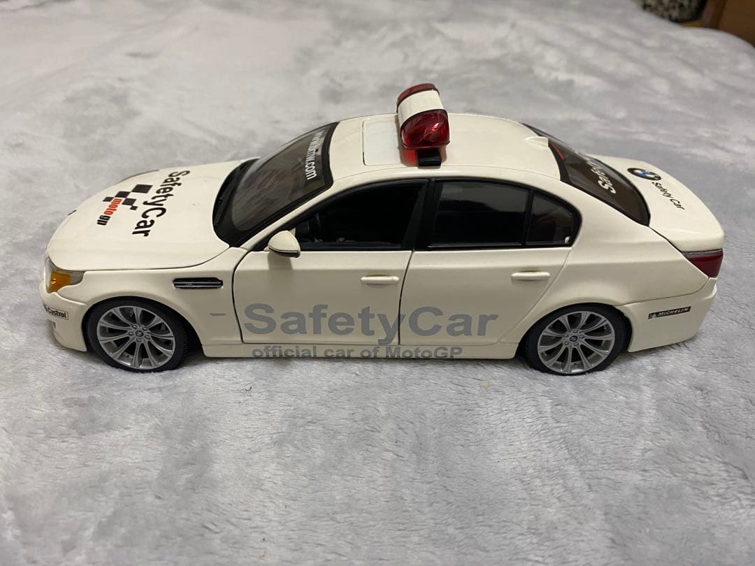 ミニカー Maisto BMW M5 Safety Car 1/18