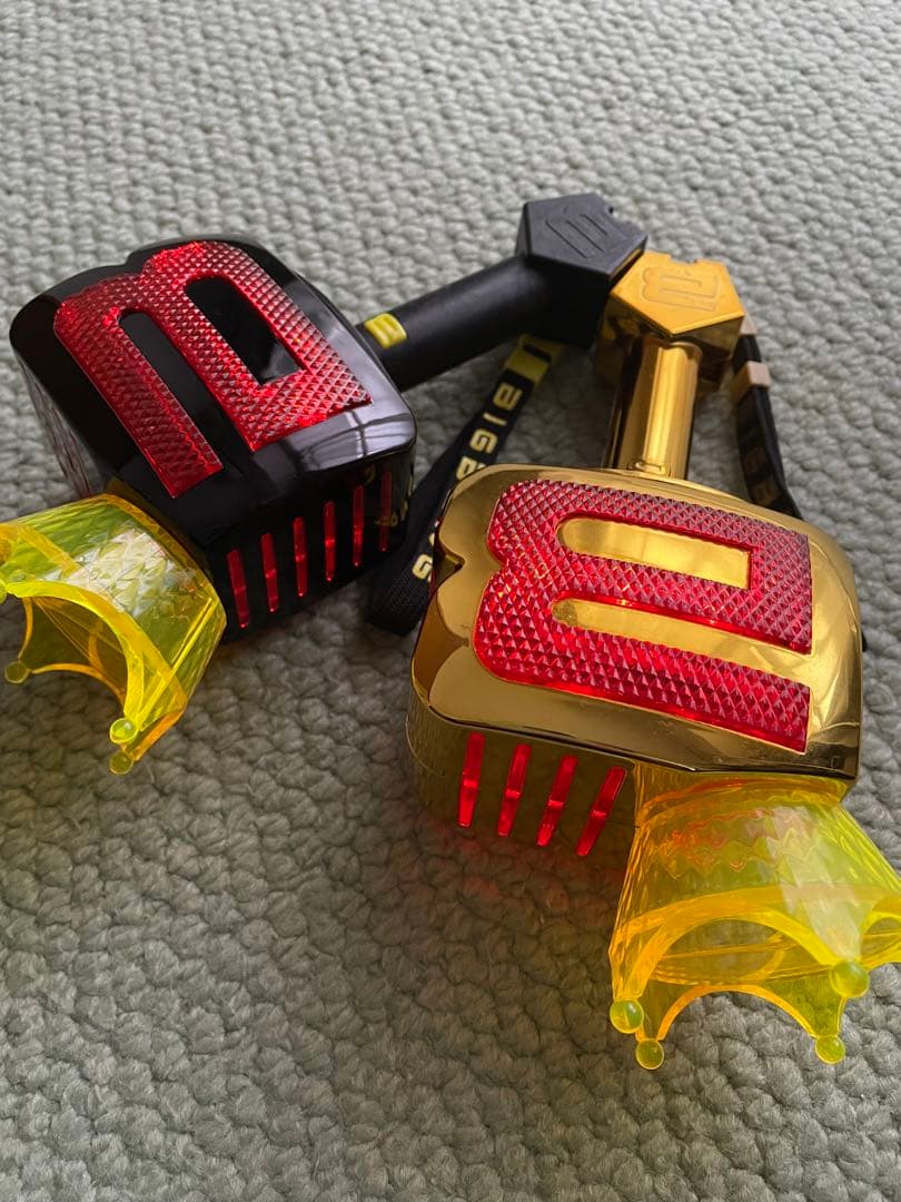 BIGBANG 王冠付きペンライト ブラック&ゴールド10周年ペンライト