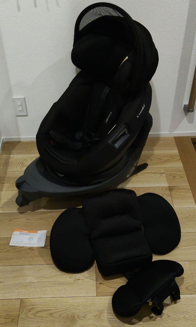 美品 Combi チャイルドシート THE S plus ZC-750 ブラック