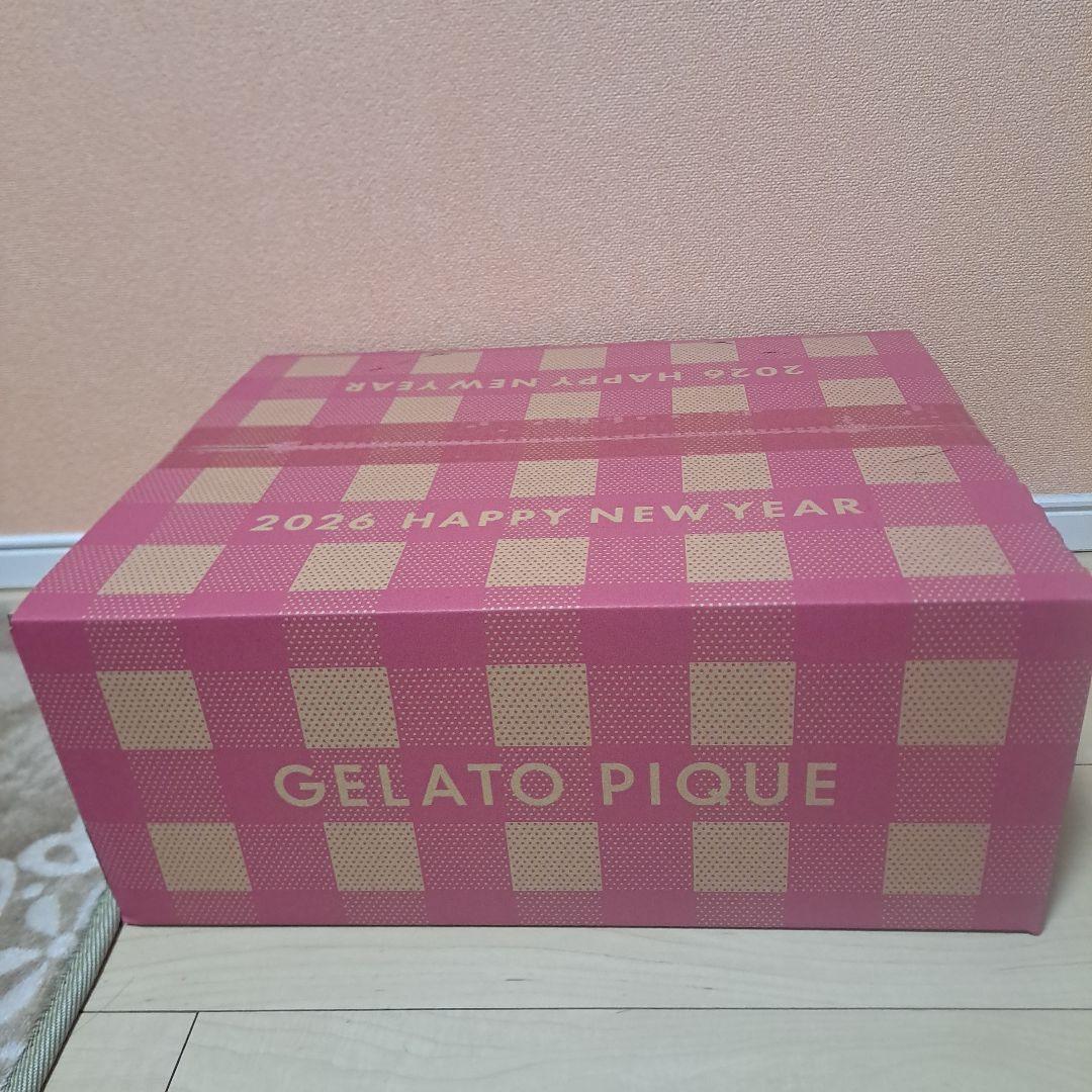 ウ*ー様 GELATO PIQUE 2026 HAPPY NEW YEAR