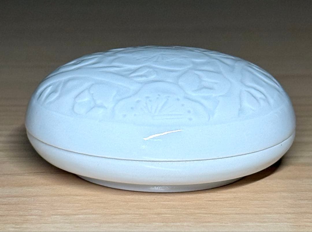 小野珀子 白磁彫 金襴手 香合 香道具 佐賀県重要無形文化財 陶芸 共箱 栞