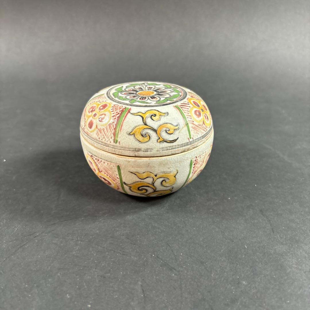 香合　外国？　タイ？　伊万里　九谷　鍋島