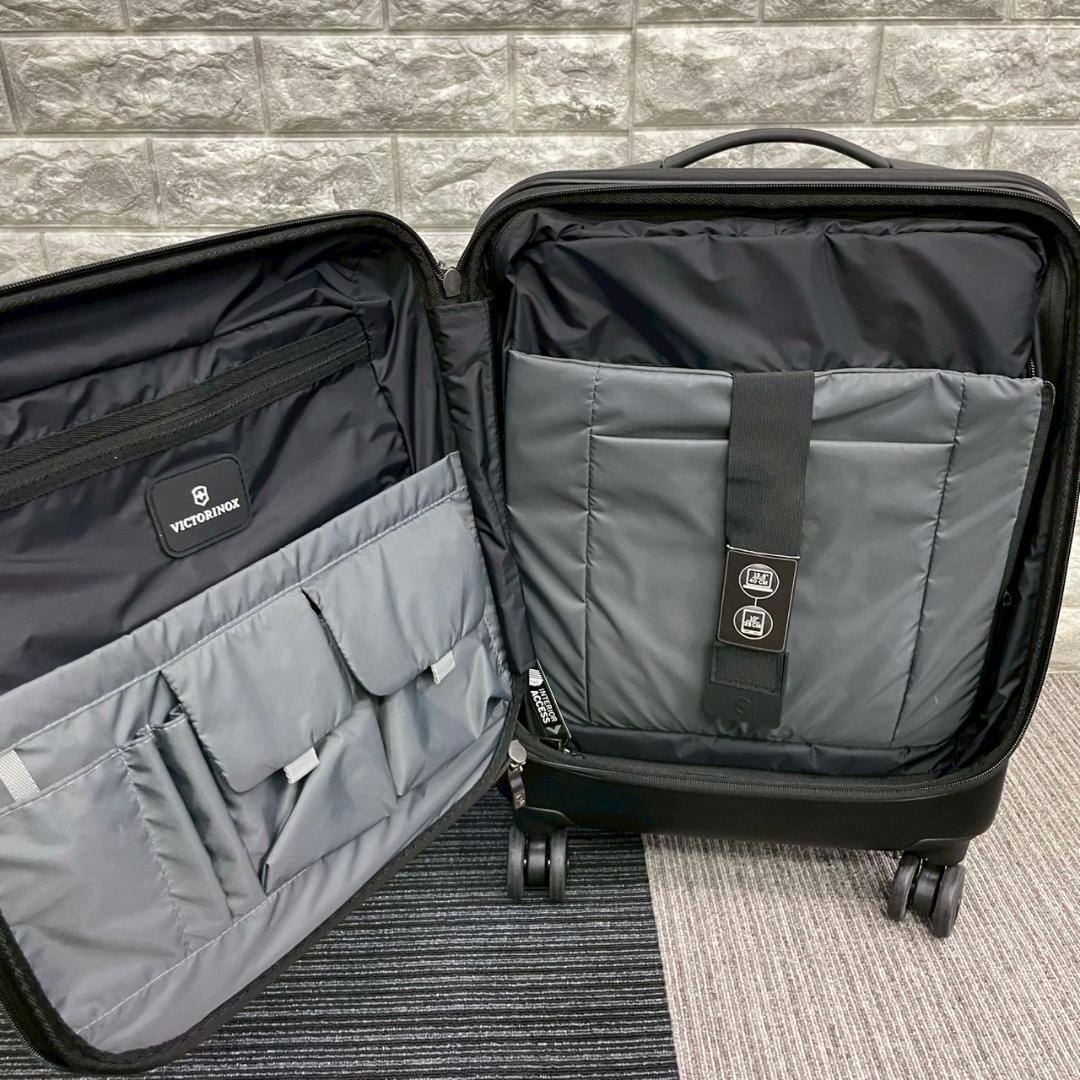 VICTORINOX　ビクトリノックス　キャリーケース　４輪　ブラック