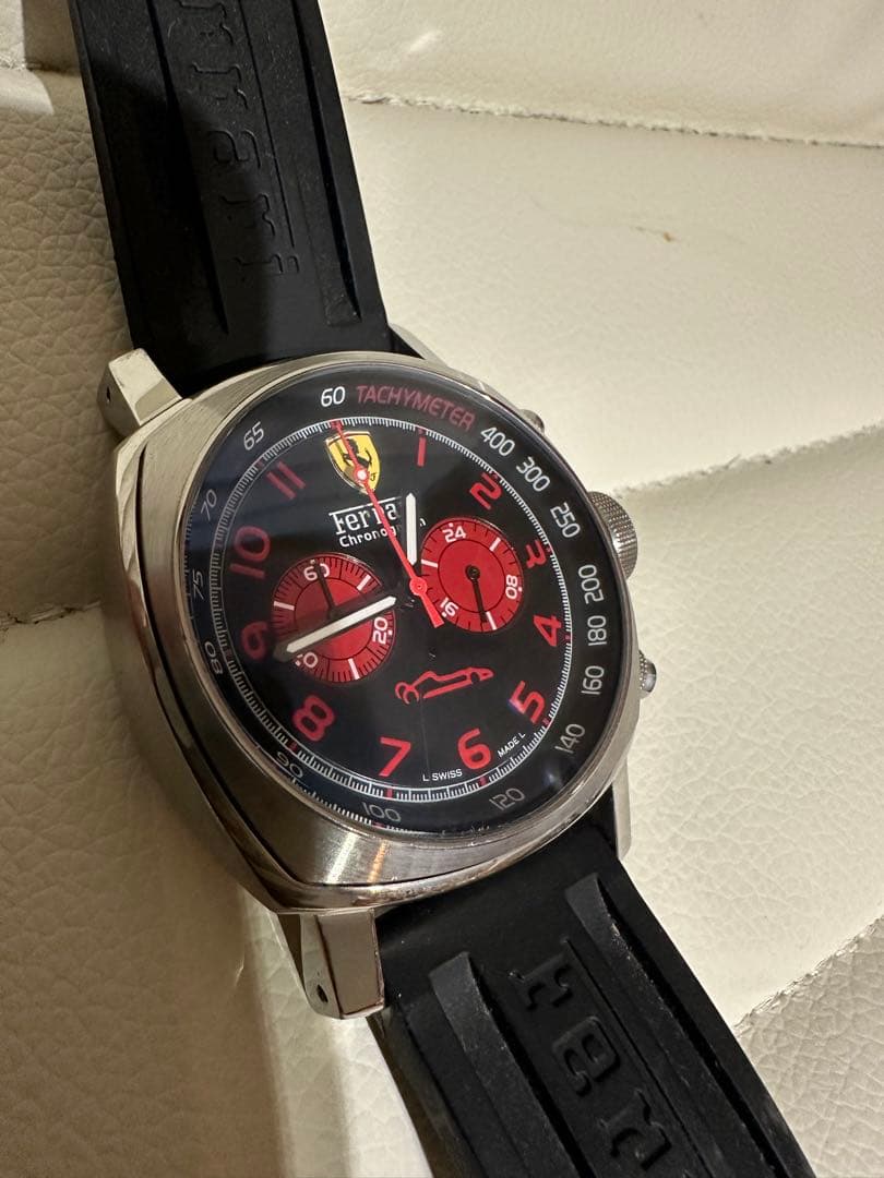 Ferrari ロゴ腕時計　ジャンク