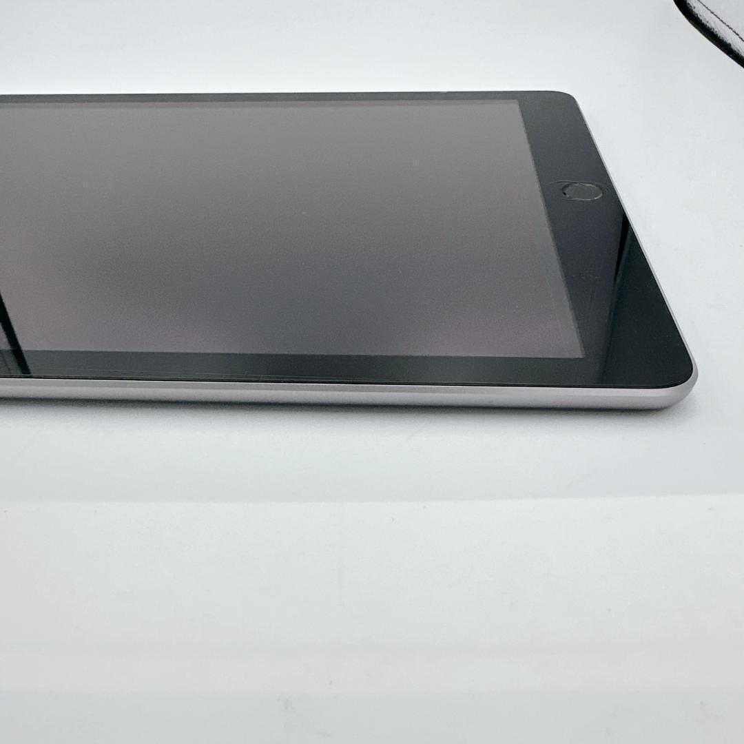 【美品】iPad 5 SIMフリー 32GB スペースグレイ 本体のみ
