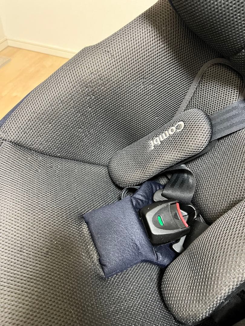 【直接引き取り限定】Combi チャイルドシート グレー×ネイビー　ISOFIX
