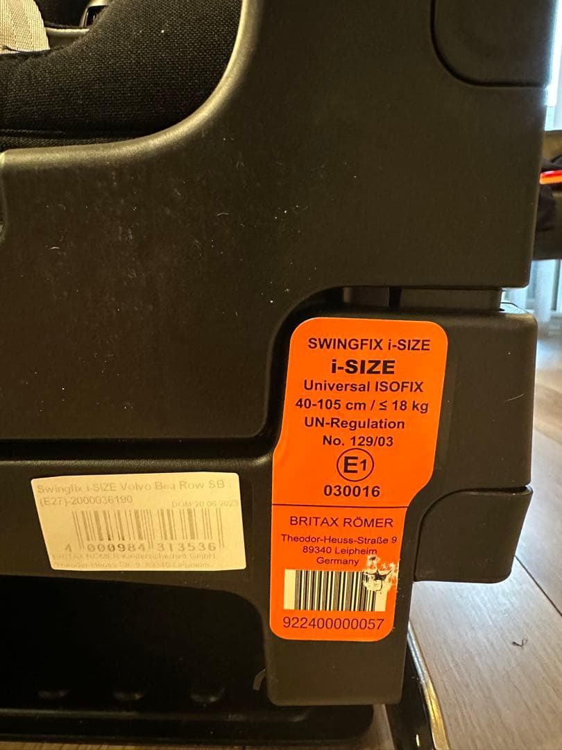 美品　純正VOLVO チャイルドシート　i-size ISOFIX対応