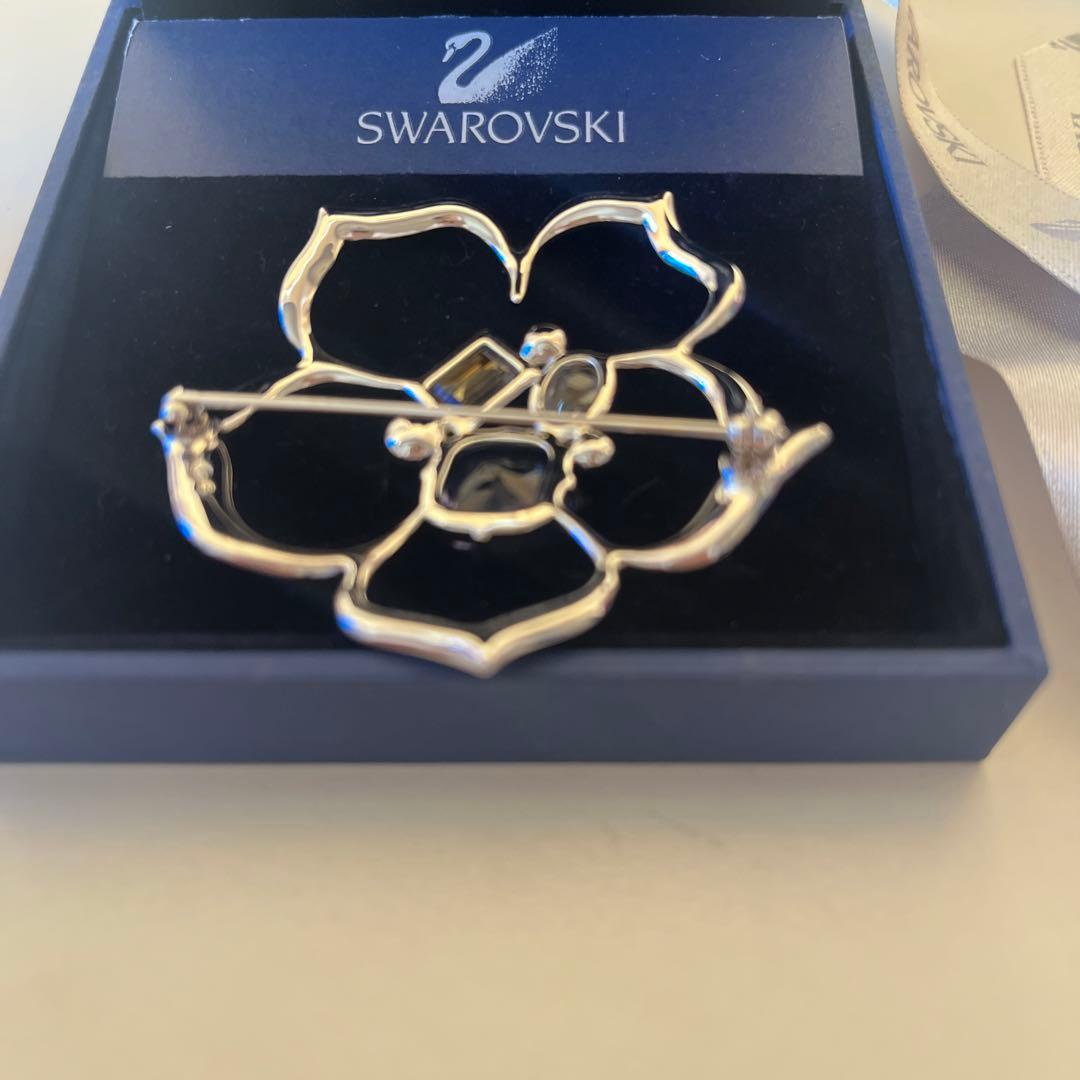 【美品】スワロフスキー　クリスタルブローチ