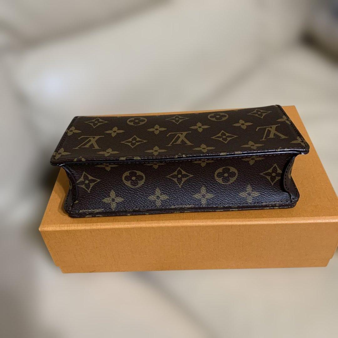 ⭐︎　LOUIS VUITTON ウォレットオンチェーン リリー