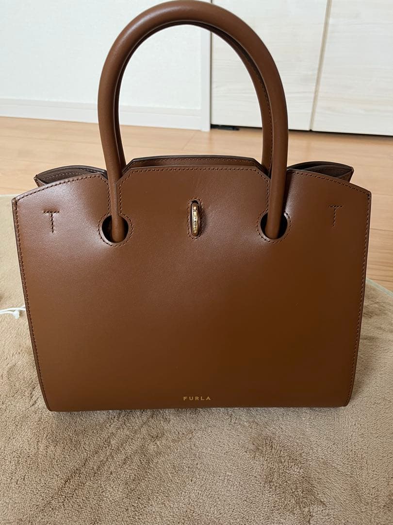 yuuです　FURLA ジェネシ