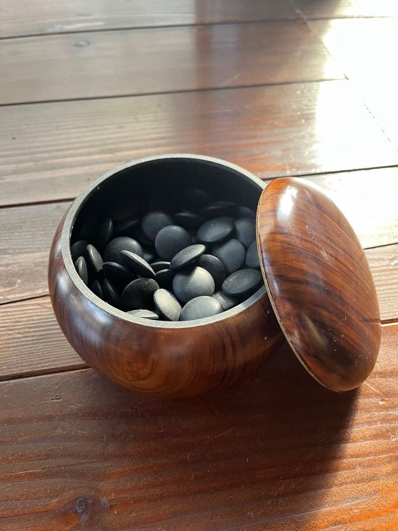 囲碁　脚付碁盤・碁石セット　桐箱カバー付き