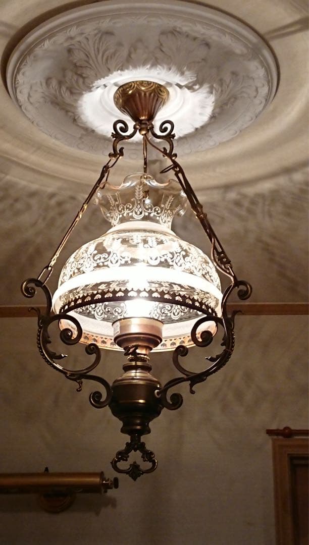 ｉＬｕｍ　イルム シャンデリアとシーリングメダリオン