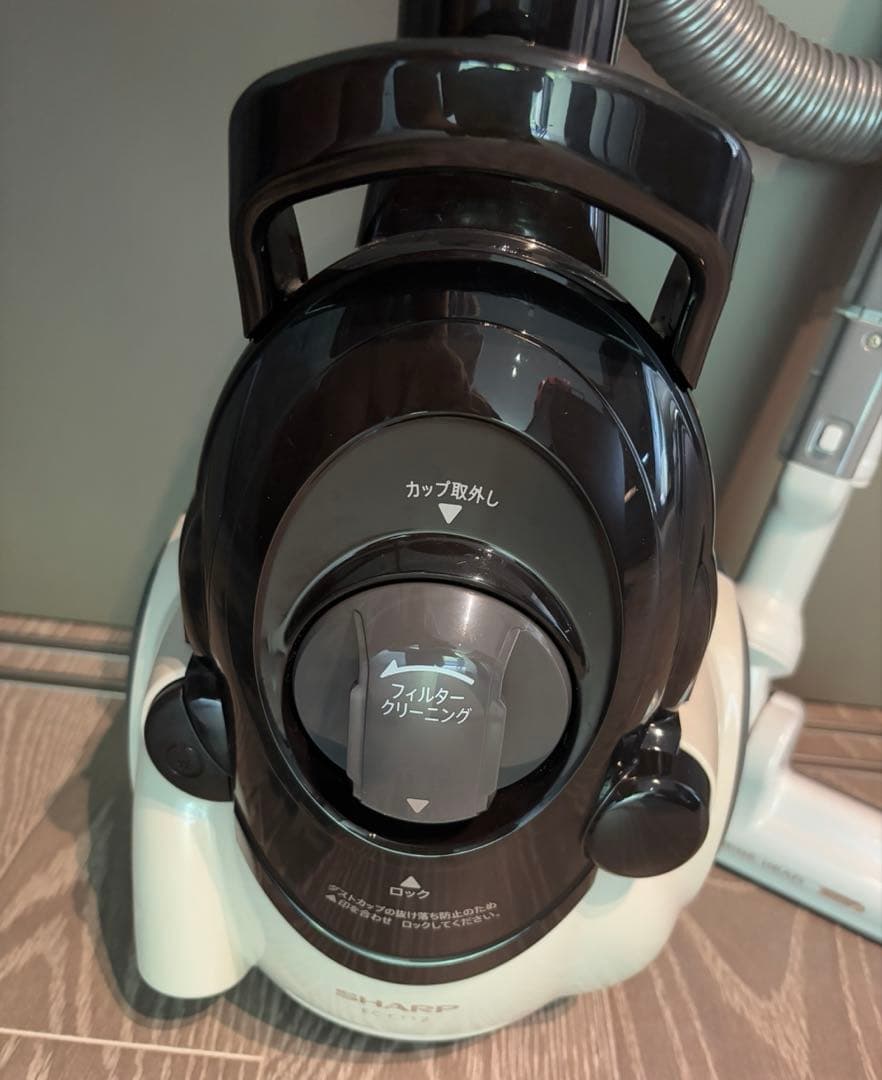 【中古】SHARP ＊ 掃除機 ＊ EC-CT12 ＊ サイクロン＊2023年製
