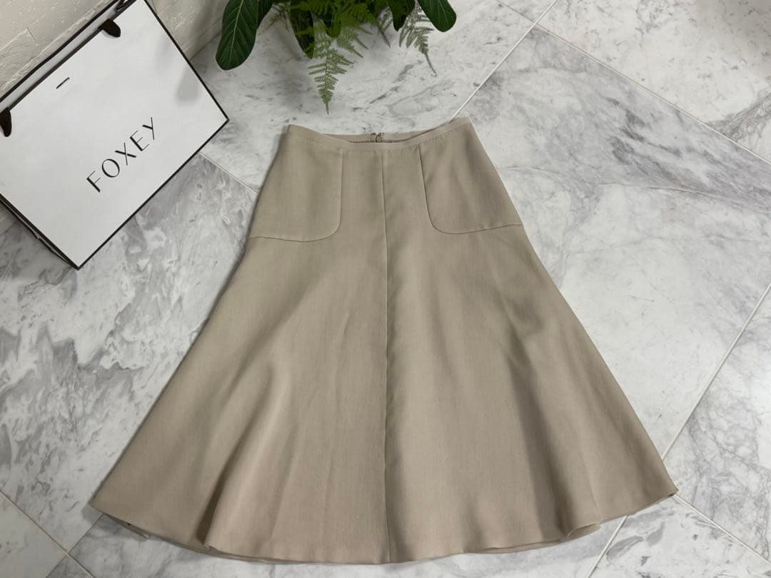 近年モデル★極美品★ANAYI フレアスカート ベージュ　38
