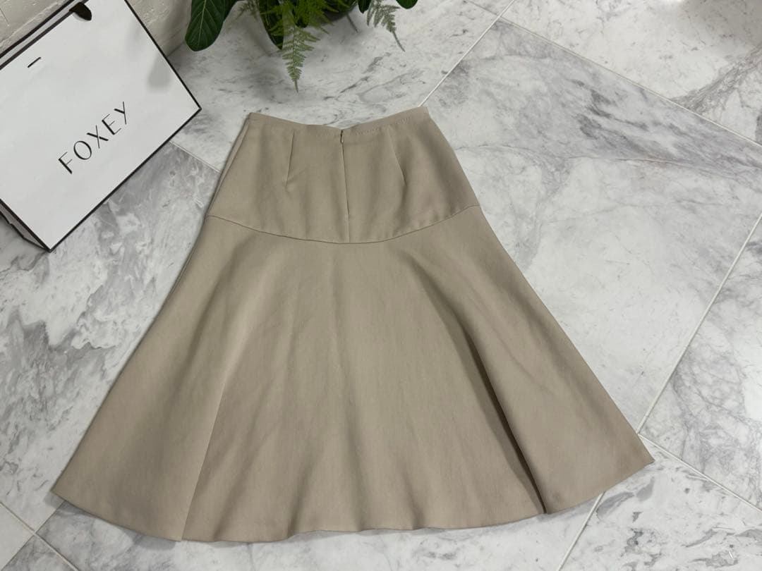 近年モデル★極美品★ANAYI フレアスカート ベージュ　38