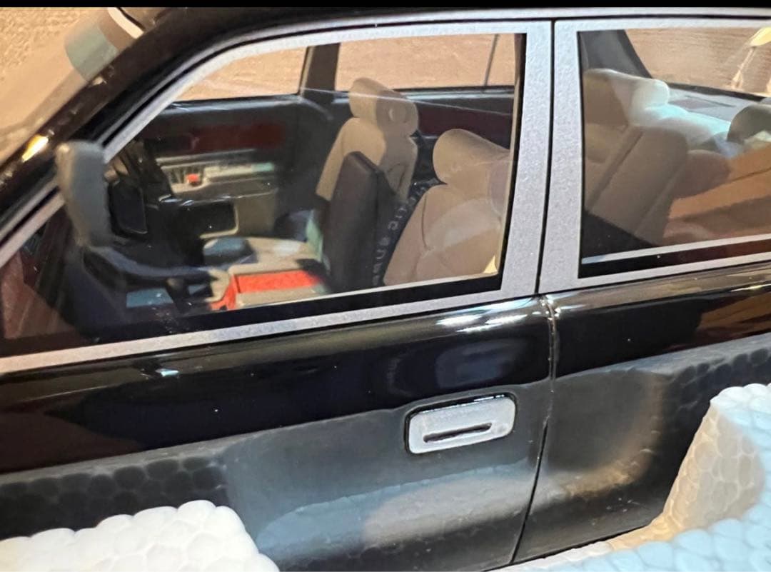 未使用新品　限定品レイズRai's 1/18 警察本部警備部要人警護車両