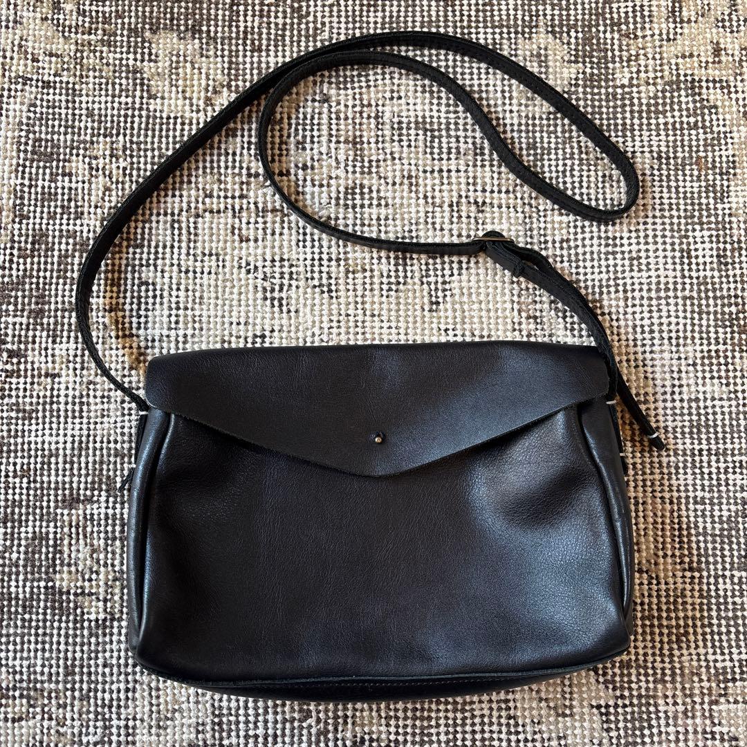 Encachette アンキャシェット　レザーポーチショルダー