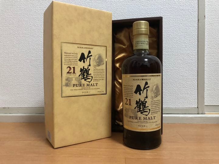 ニッカ　竹鶴２１年 化粧箱付　700ml