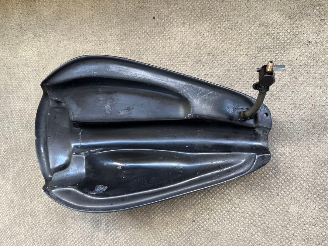 マグナ250 FRP製　スポーツタンク