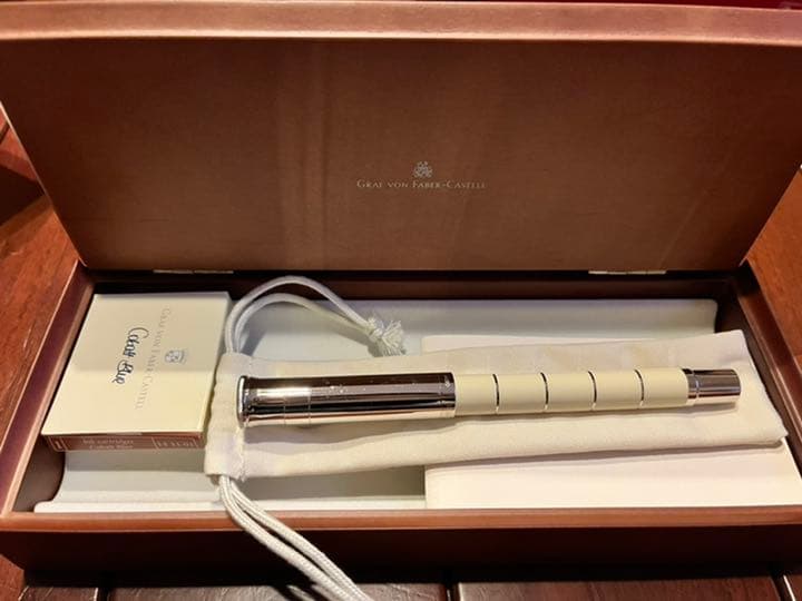 【新品未使用】　クラシックコレクション　アネロ　アイボリー　万筆