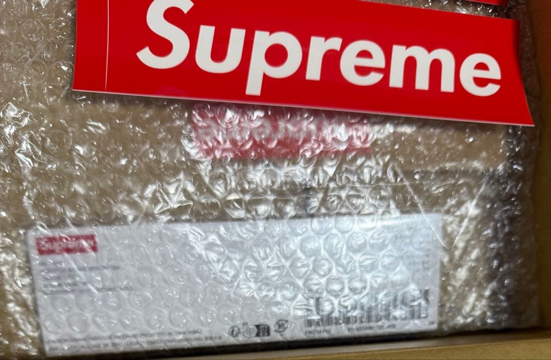 【新品未使用】Supreme Box Logo Car Emblem Red