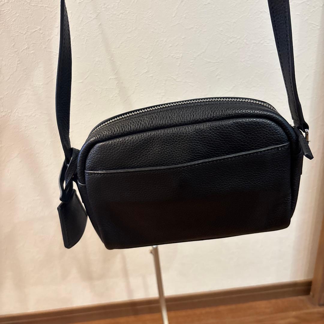 【美品】agnes b アニエスベー レザー 本革製 ミニ ショルダーバッグ