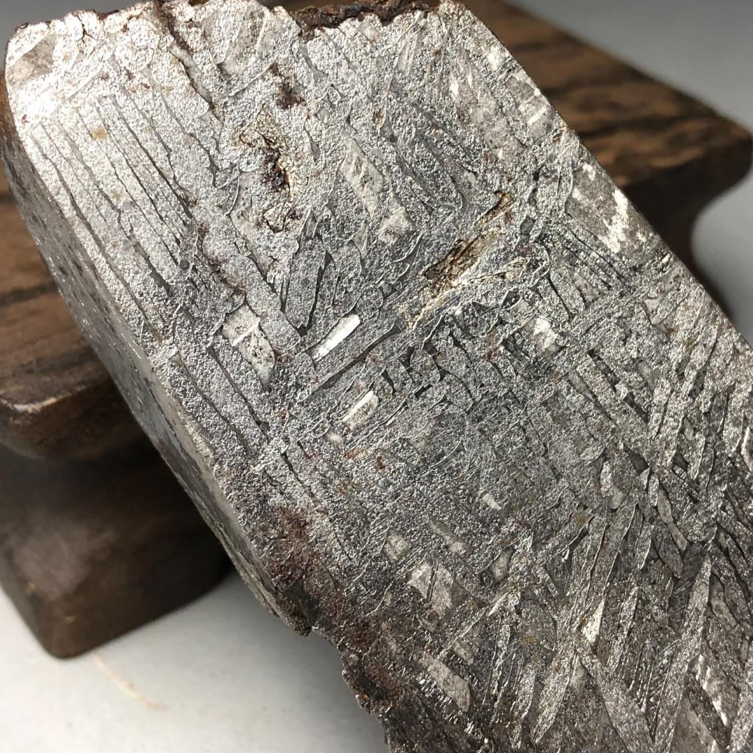 隕石 鉄隕石　アルタイ隕石　エンドカット　ナチュラル　重さ約175ｇ