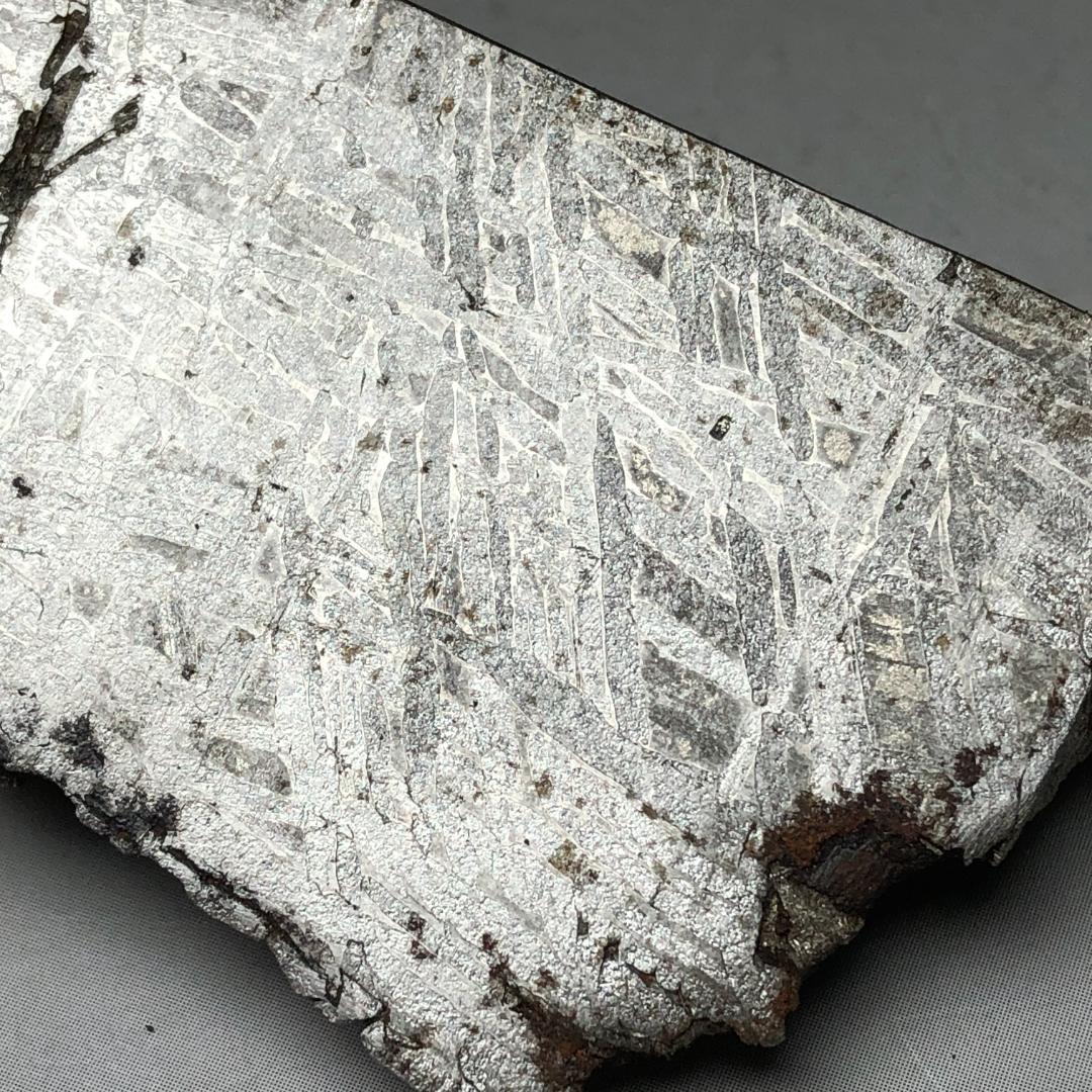 隕石 鉄隕石　アルタイ隕石　エンドカット　ナチュラル　重さ約175ｇ