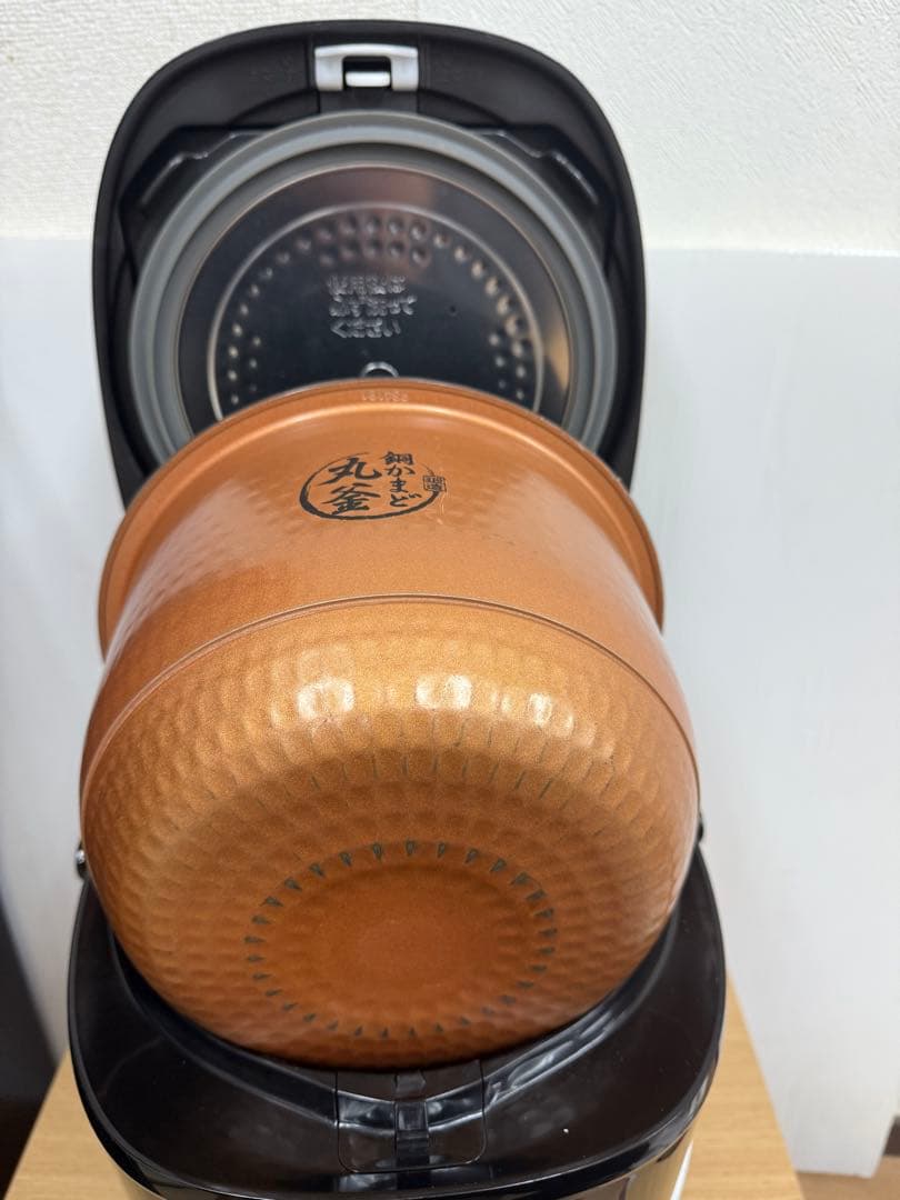 TOSHIBA真空圧力IHジャー炊飯器 RC-18VRV 1.8L 2023年製