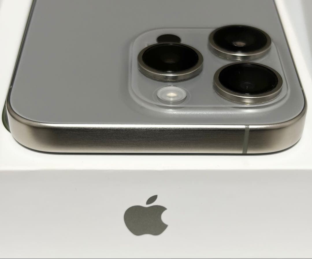 【週末値下げ】iPhone 15 Pro ナチュラルチタニウム 128GB
