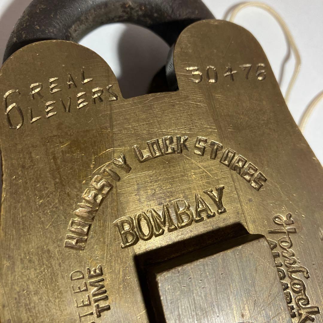 印度「ＨＯＮＥＳＴＹ　ＬＯＣＫ　ＳＴＯＲＥＳ」の特大クマ型ビンテージ南京錠