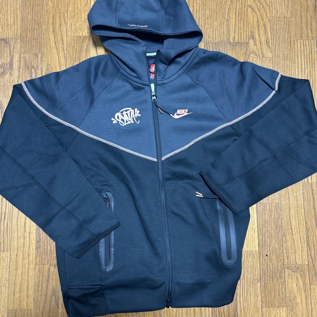 シナワールド NIKE テックフリース セントラルシー 上のみ