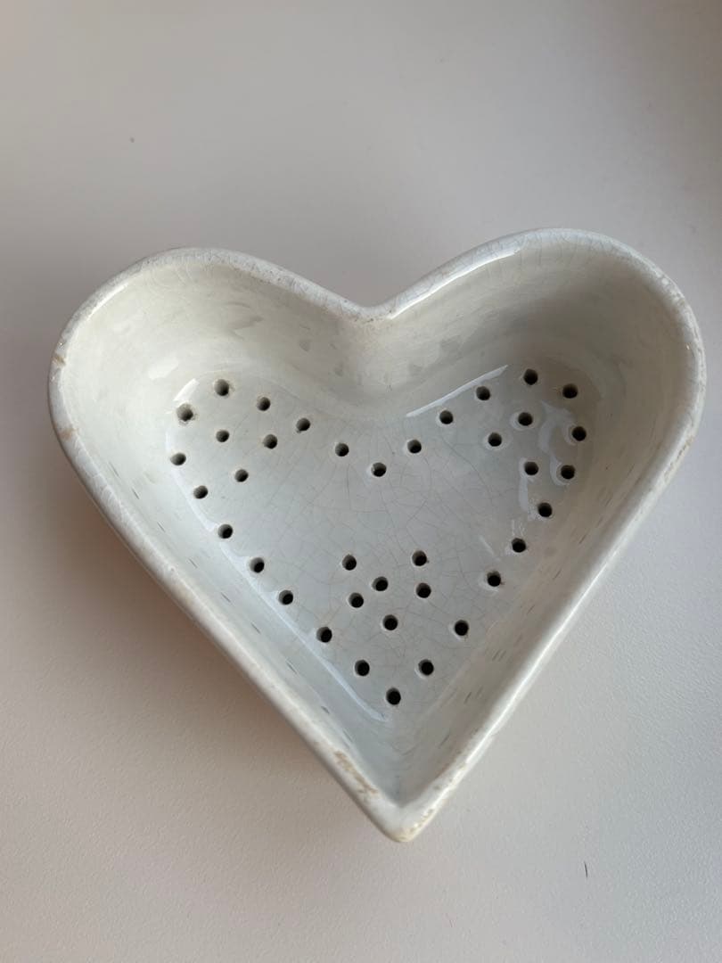 クレイユエモントローハート型フェセル 陶器フロマージュ容器